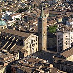 200px-Duomo_e_Battistero_di_Parma