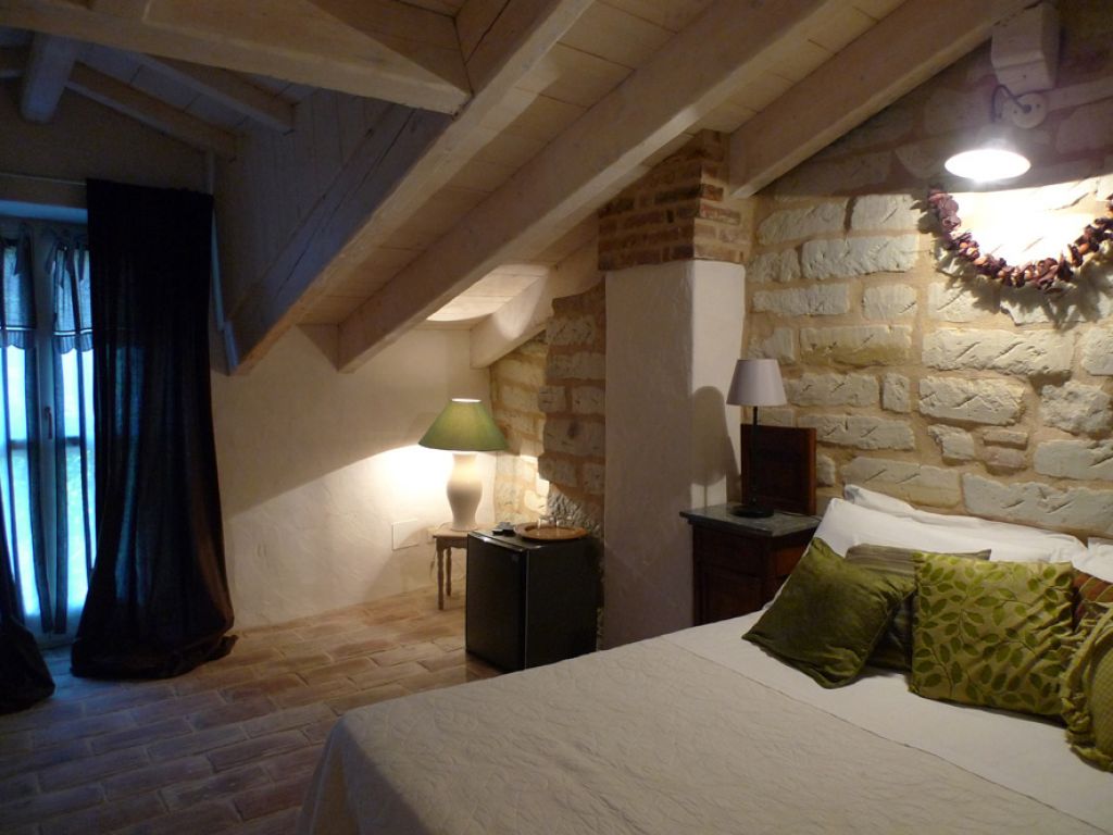 Agriturismo ca san sebastiano camino (piemonte) Caminetti con tv vicino