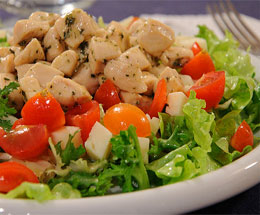 Insalata di pollo e formaggio