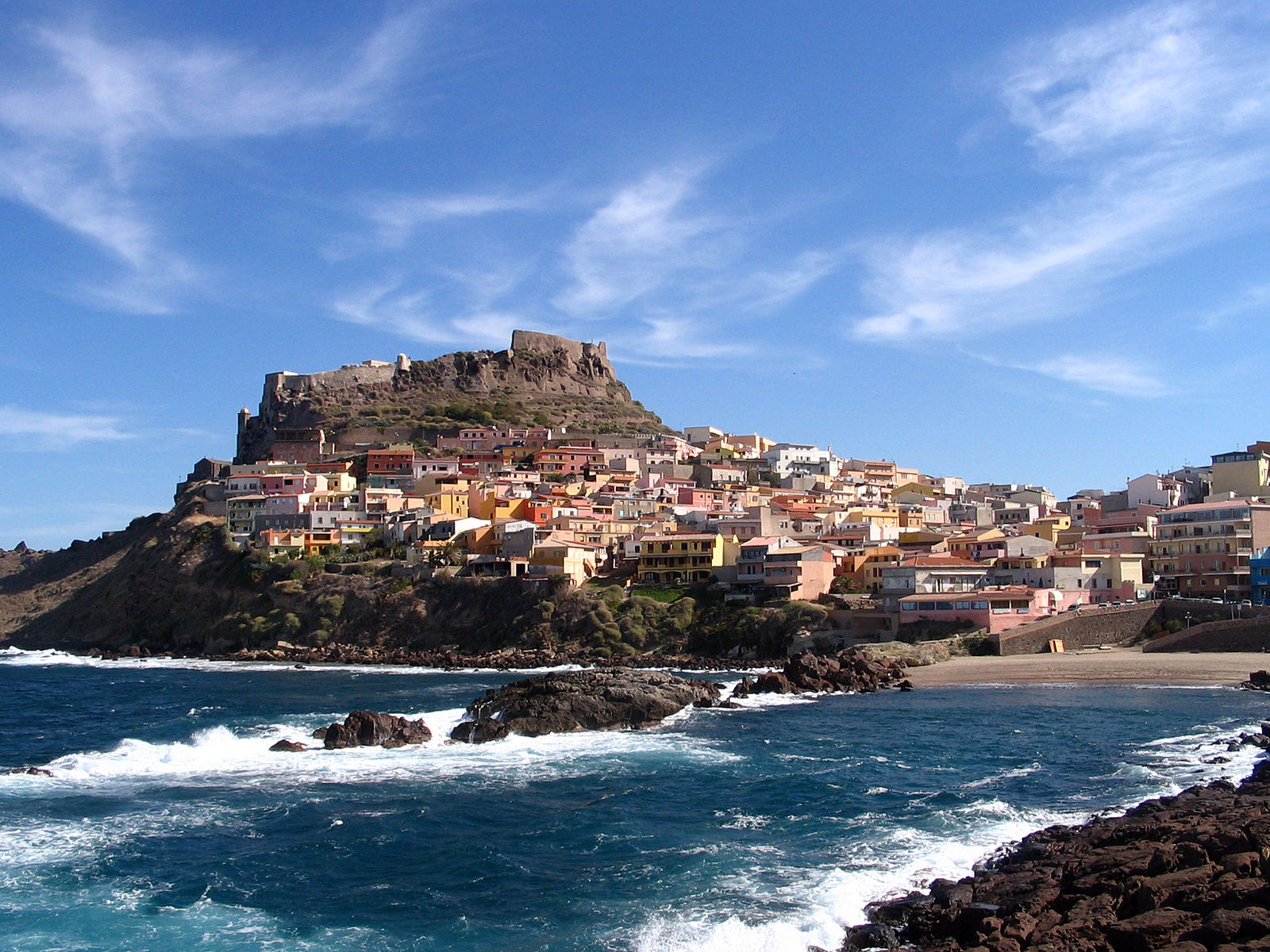 Castelsardo, antico borgo a picco sul mare della Sardegna