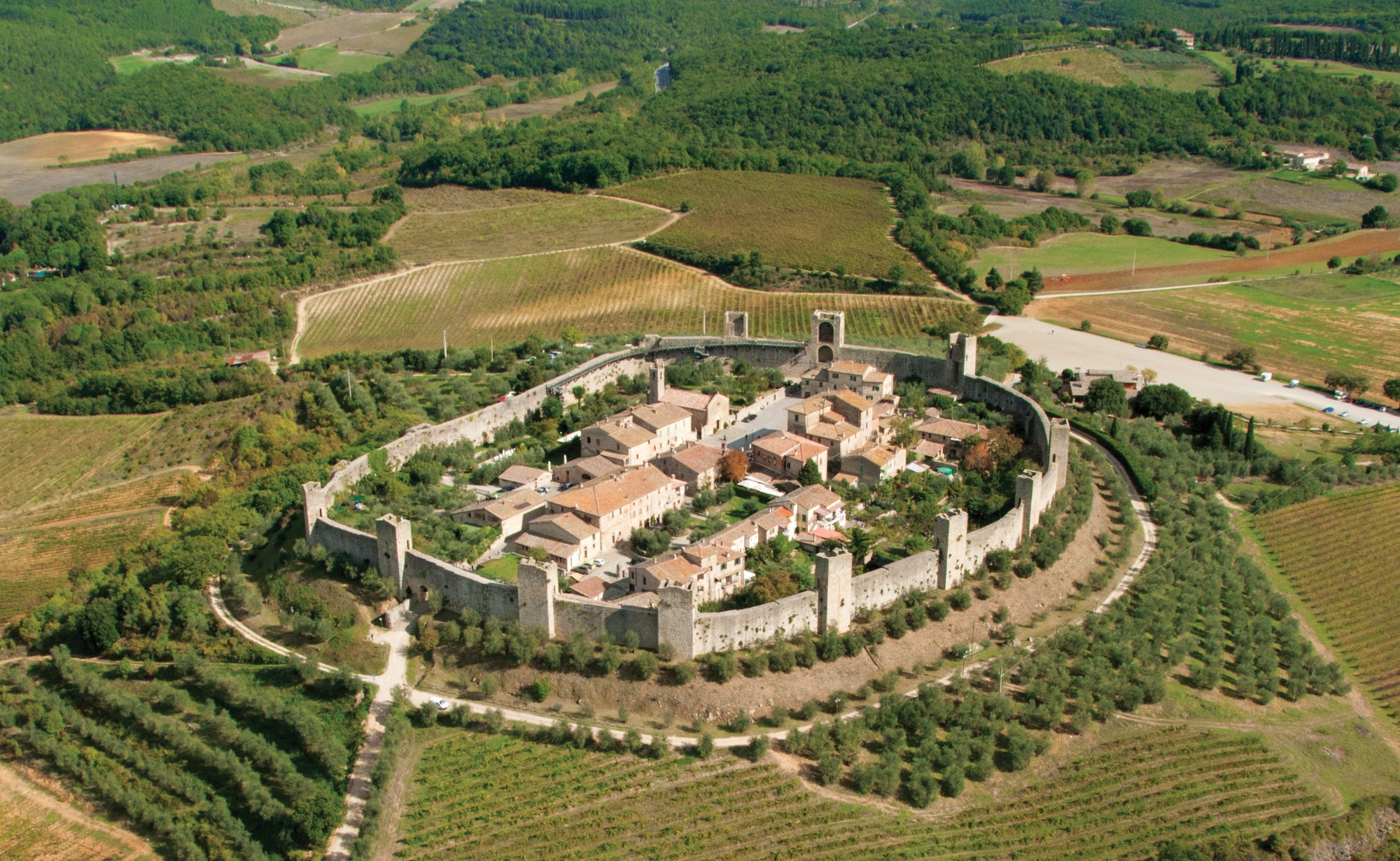 Monteriggioni, borgo medievale a pochi km da Siena