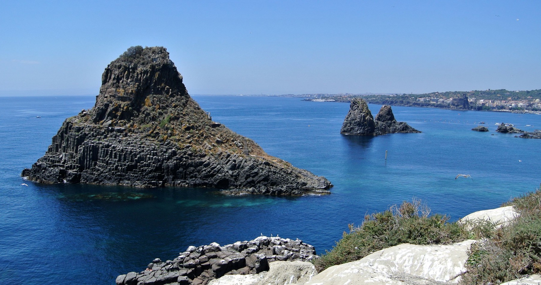 I Faraglioni dei Ciclopi