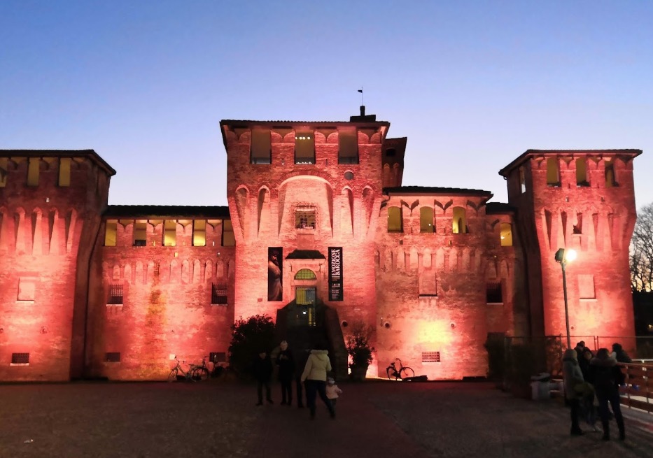 Il Carnevale di Cento: Una Festa di Colori, Musica e Tradizione