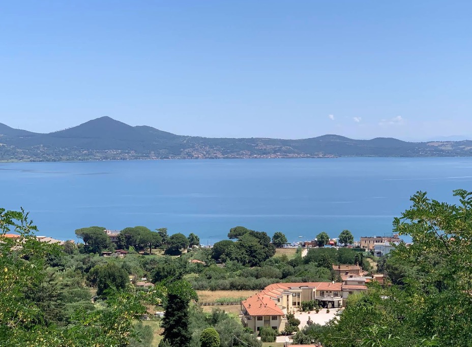Un viaggio autentico tra natura e sapori: gli agriturismi vicino al Lago di Bracciano