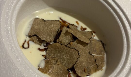 Fonduta piemontese con scaglie di tartufo: la ricetta originale