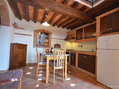 fienile- piano terra con area privata esterna