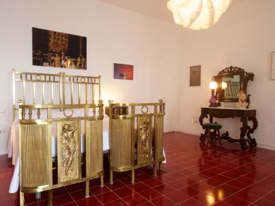 Antonia's room
