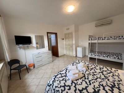 CAMERA FAMILIARE QUADRUPLA