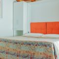 CAMERA ARANCIO (1)