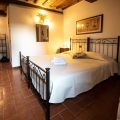 Camera matrimoniale agriturismo Il Sasso Anghiari (3)