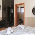 Camere matrimoniale con accesso disabili e doccia (1)