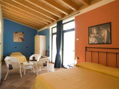 matrimoniale + 1 letto oppure 3 letti singoli