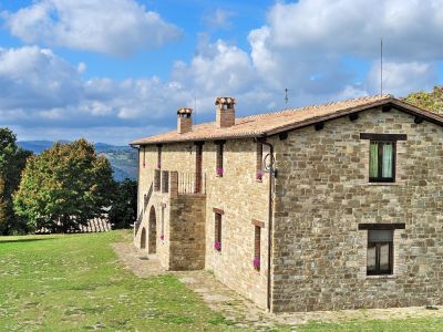 Casolare con piscina