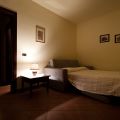 Camera tripla (1)