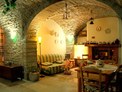 TAVERNA