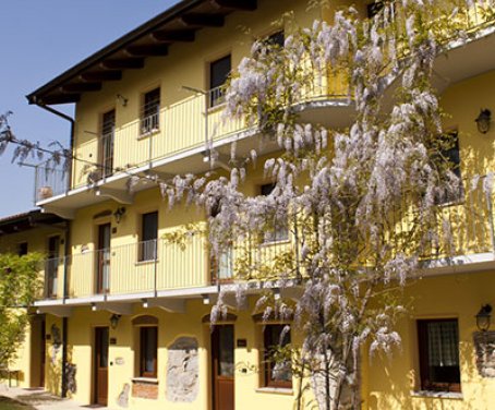 Farm-house Tra Serra E Lago - Roppolo