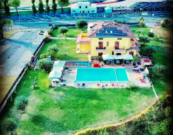 villa parco del lago misano