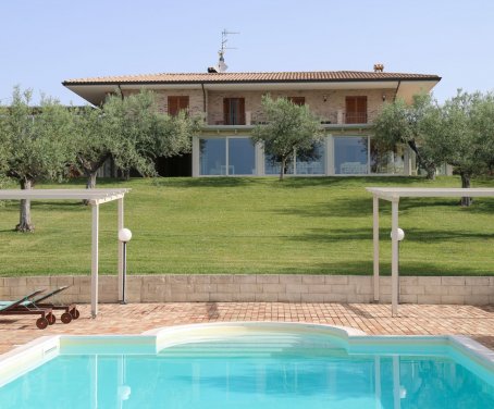 Farm-house Olivuccia - Loreto Aprutino