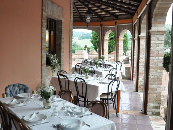 La Campana — Capodanno in famiglia nelle Marche