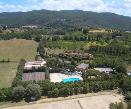 Verano En Montar A Caballo Umbría, Vela, Windsurf Sul Trasimeno