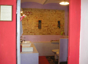 image2 La Casa Che Ride