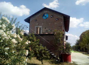 image17 La Casa Che Ride