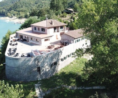 Incantesimo Del Lago Salto