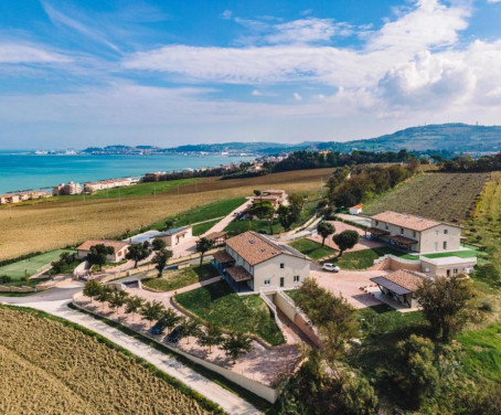 Foto Agriturismo Il Colle Dei Lecci - Ancona