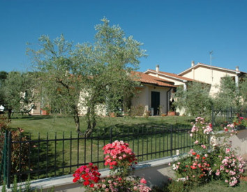 poggio degli olivi green houses saturnia