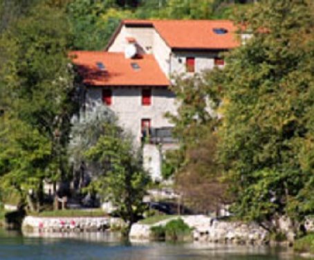 Foto casa sul fiume