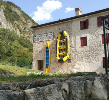 casa sul fiume