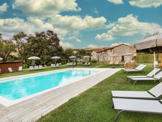 podere san giorgio foto piscina 10