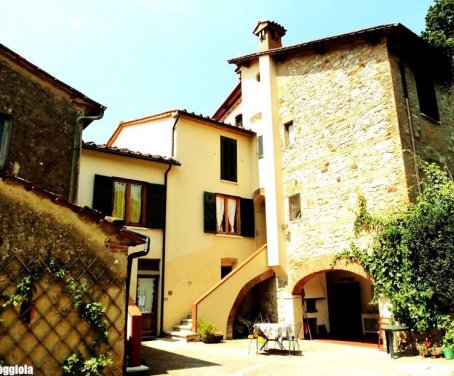 Carnival In A Tuscan Farmhouse