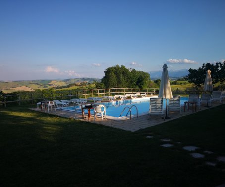 fattoria le origini bio agriturismo - Marche