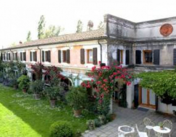 corte di villa colloredo
