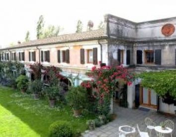corte di villa colloredo - Veneto