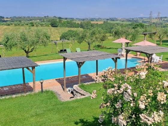 Holiday House Borgo Badia foto piscina 2