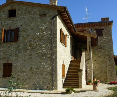 Foto Agriturismo Pozzo Dei Cocci - Perugia