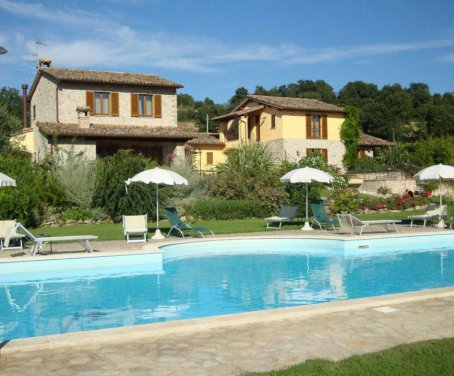 Foto Agriturismo Borgo Montecucco - Perugia